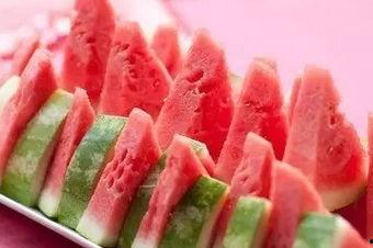 九个亿 吃瓜,吃瓜背后的网络现象解析