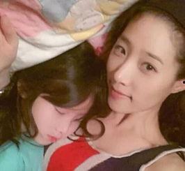 18岁女孩吃瓜,18岁少女的瓜田奇遇记