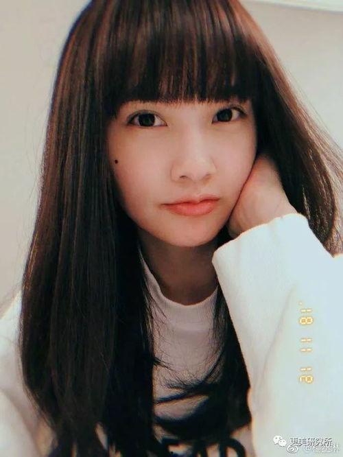 18岁女孩吃瓜,18岁少女的瓜田奇遇记