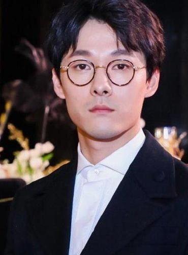 网络明星吃瓜图片