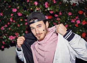 头巾吃瓜博主,揭秘网红圈幕后的“瓜田”生活