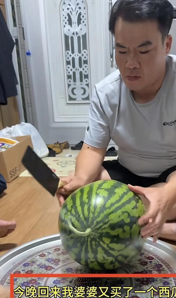 昆明吃瓜博主,昆明吃瓜博主带你领略地道美食风华