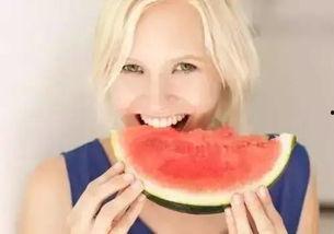 吃瓜莎头组合,揭秘娱乐圈的时尚新宠