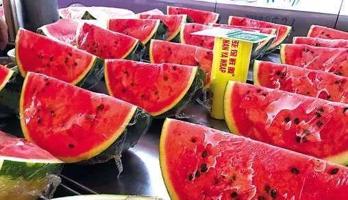 青岛酒店吃瓜群众,吃瓜群众的欢乐盛宴现场直击