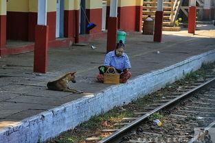 吃瓜缅甸火车女孩