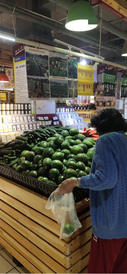 厦门商场吃瓜事件